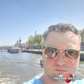 Rok temu, gdzieś w Paryżu... Rok temu, gdzieś w Paryżu...