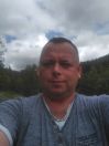 Szaroburyy