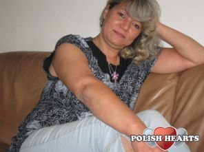 POMIMO  SMUTKU ....ZAWSZE TRZEBA SIE CIESZYC....