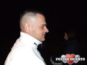 SPOKOJNYI POZYTYWNIE POKRECONY