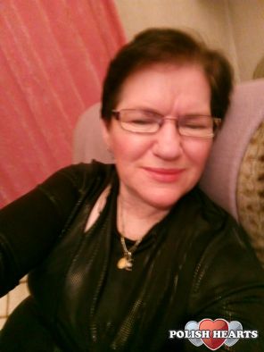 Mam 60 lat jestem optymistycznie nastawiona do świata kocham r&oacute;że, zwierzęta  i bezcelowe spacery